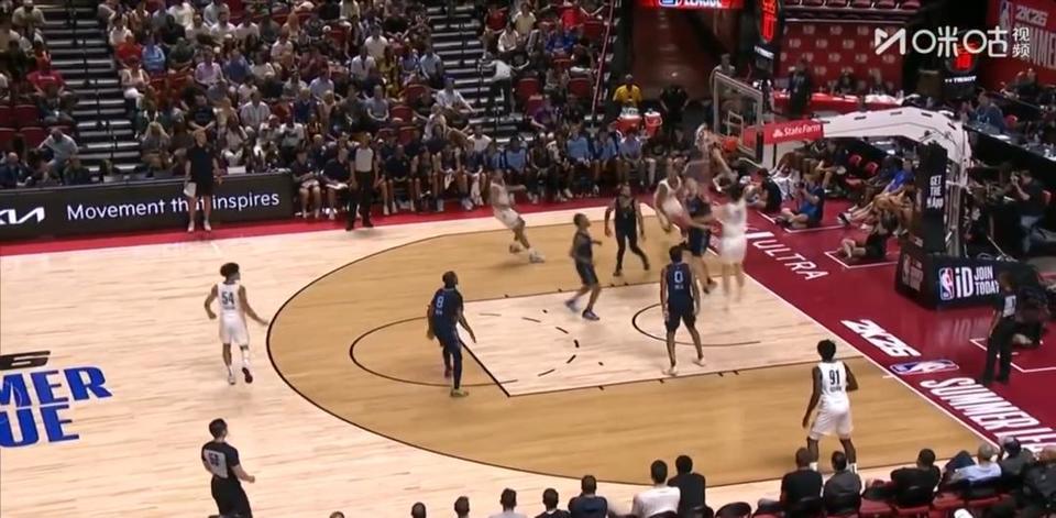 华体会官方网站入口-夏联|杨瀚森背靠背出战砍10+5，开拓者86：96不敌灰熊