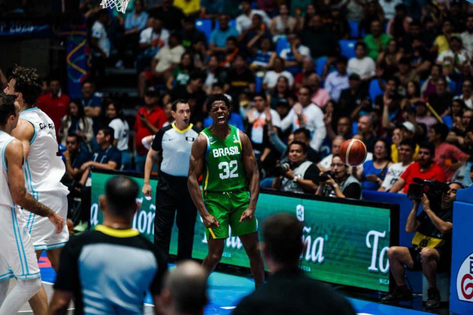 华体会官方网站入口-美洲杯：巴西男篮复仇阿根廷第5次夺冠 桑托斯14+5+3三分
