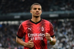 迪马：除了科莫以外，英超球队也有意米兰后卫佳夫